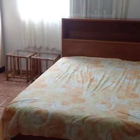 Apto familiar no Guarujá, próximo da Praia das Astúrias-3